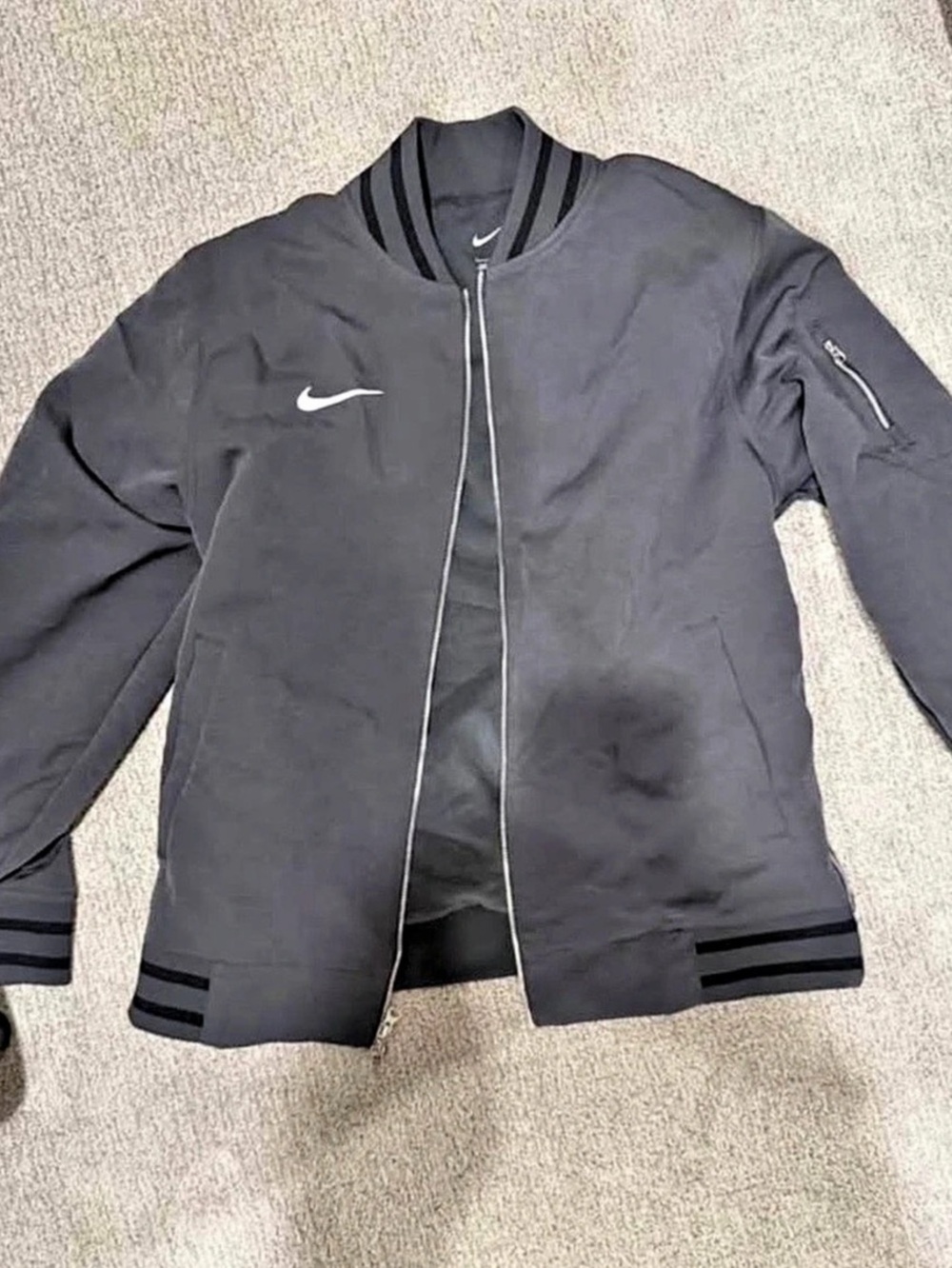 Men’s Nike Zip up Jacket Size Large